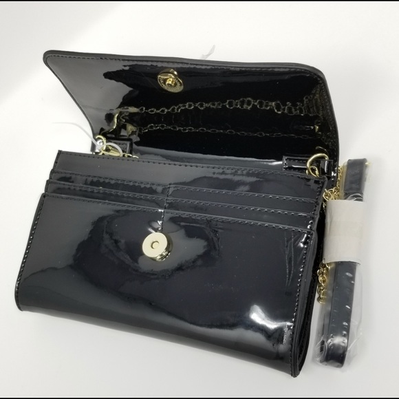 Betsy Johnson patent leather evening bag, black 🖤 - Picture 8 of 8